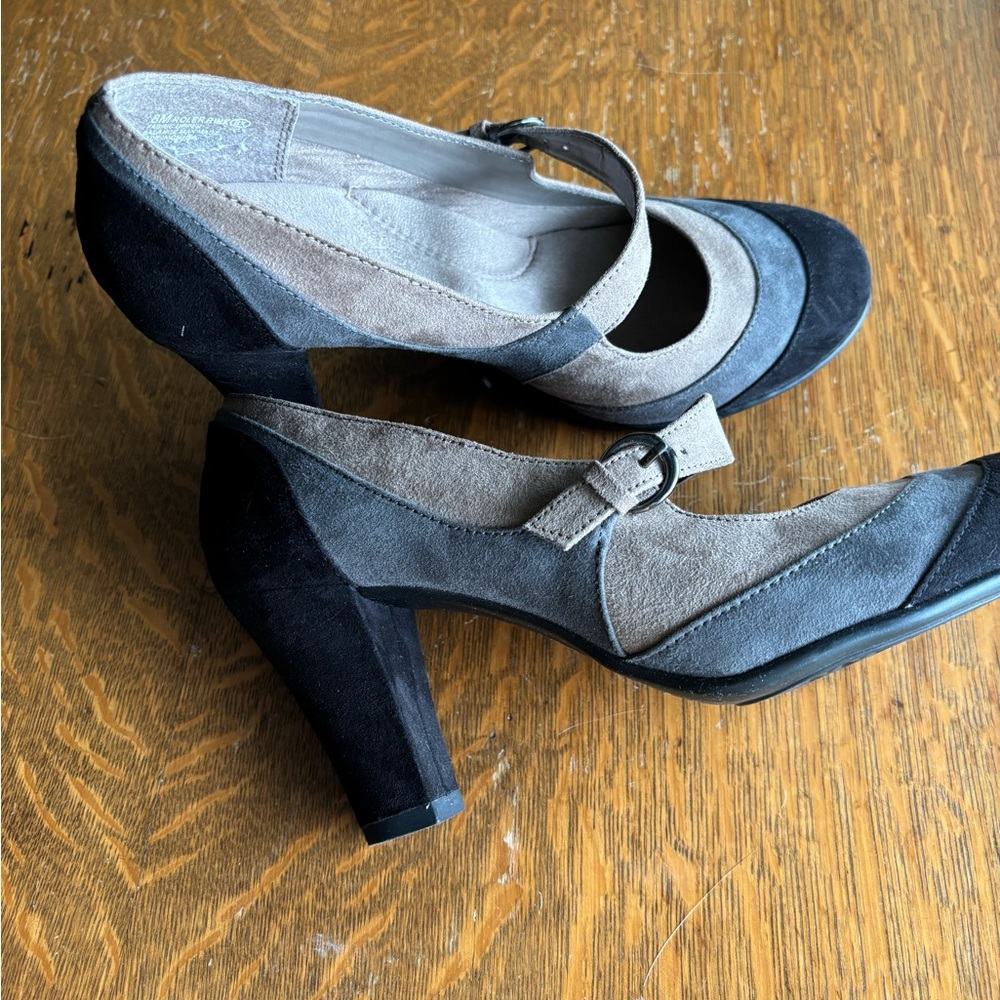 Elegant suede Women's Mary Jane Heels -Roller skate - 1940s Pin-up